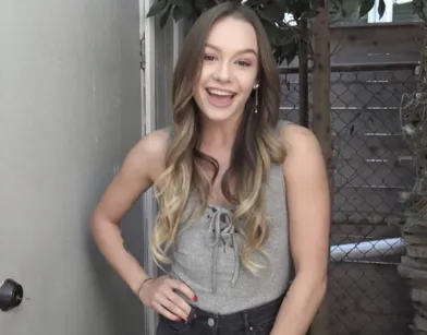 Падчерица обратилась к отчиму за помощью в интимном вопросе