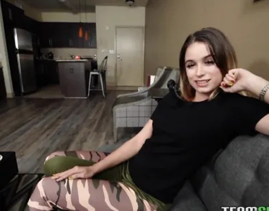 Чувак упростил цепочку событий от своих денег до киски подруги