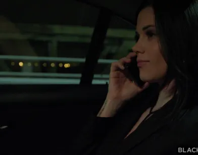 Жена нашла себе мощного негра и устроила с ним межрасовый секс