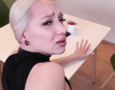 К черту лишние разговоры – лучше отсосу со спермой в рот