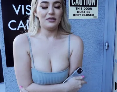 Согласилась на порно кастинг, чтобы не мерзнуть на улице