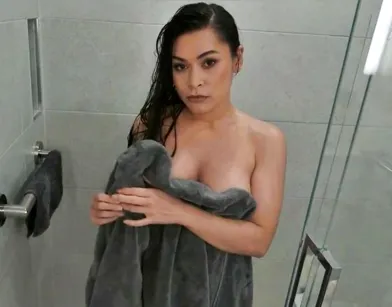 Секс в душе - это приключение и никакая не измена