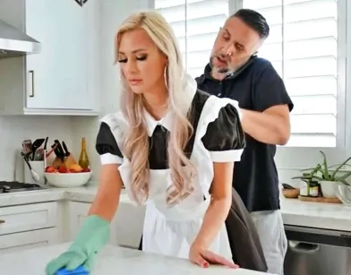 Кейран Ли заработал членом целое состояние и теперь отдыхает со своим «благодетелем»