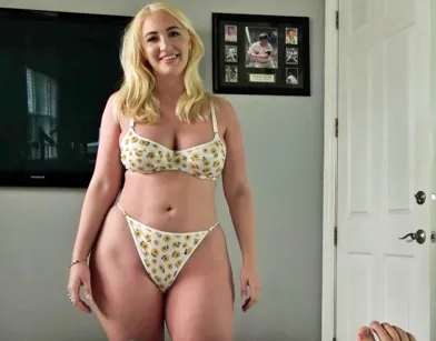 Пасынок занимается сексом с пышнотелой мачехой с большой жопой и большими сиськами