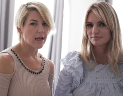 Моё День рождения украсили большие сиськи мачехи и ее влажная манда