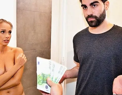 Соблазнился на голое тело девушки друга и предложил им выгодную сделку