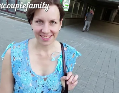 Замужняя женщина не устояла перед соблазном получить 100 долларов за отсос