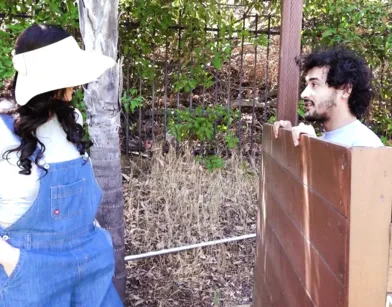 Сосед трахает зрелую, чужую жену и кончает ей на животик