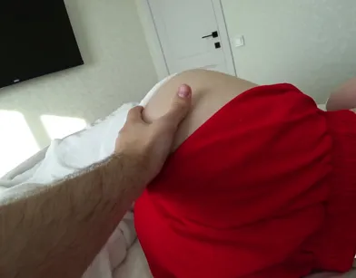 Разделил кровать со сводной сестрой и ее упругой попой