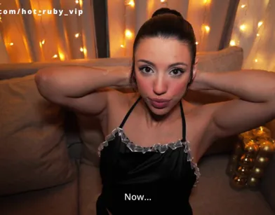 Мой босс трахает меня в анал за прибавку к зарплате